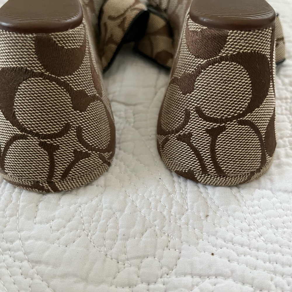 VINTAGE!! Coach Women's Brown and Gold Sandals - Picture 10 of 12